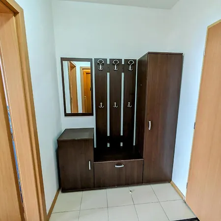 - Mountain View * בנסקו